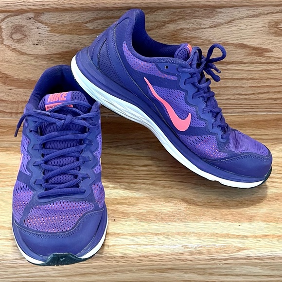 Nike Sneakers Size 9.5 Purple & Pink Running Shoes Sports Women’s - Picture 2 of 11